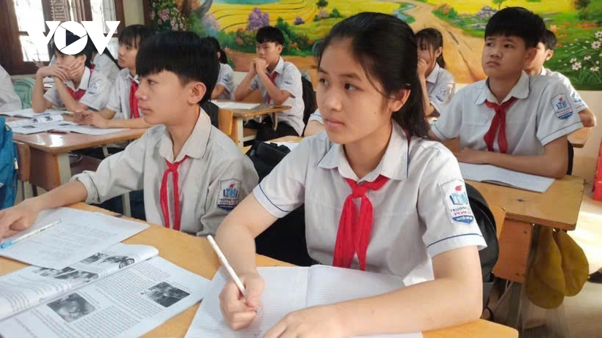 Trung tâm dạy thêm, học thêm nở rộ, học phí tăng vọt